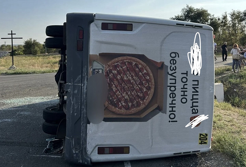 Четверо детей пострадали в ДТП с маршруткой и грузовиком под Энгельсом 