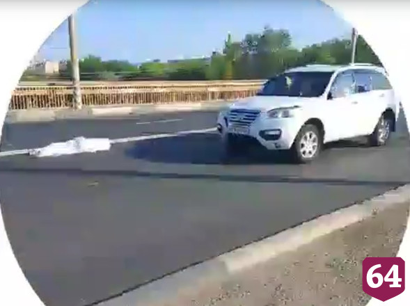 В Саратовской области на мосту сбили насмерть женщину